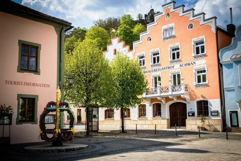 Gasthaus Schwan Riedenburg Exterior foto